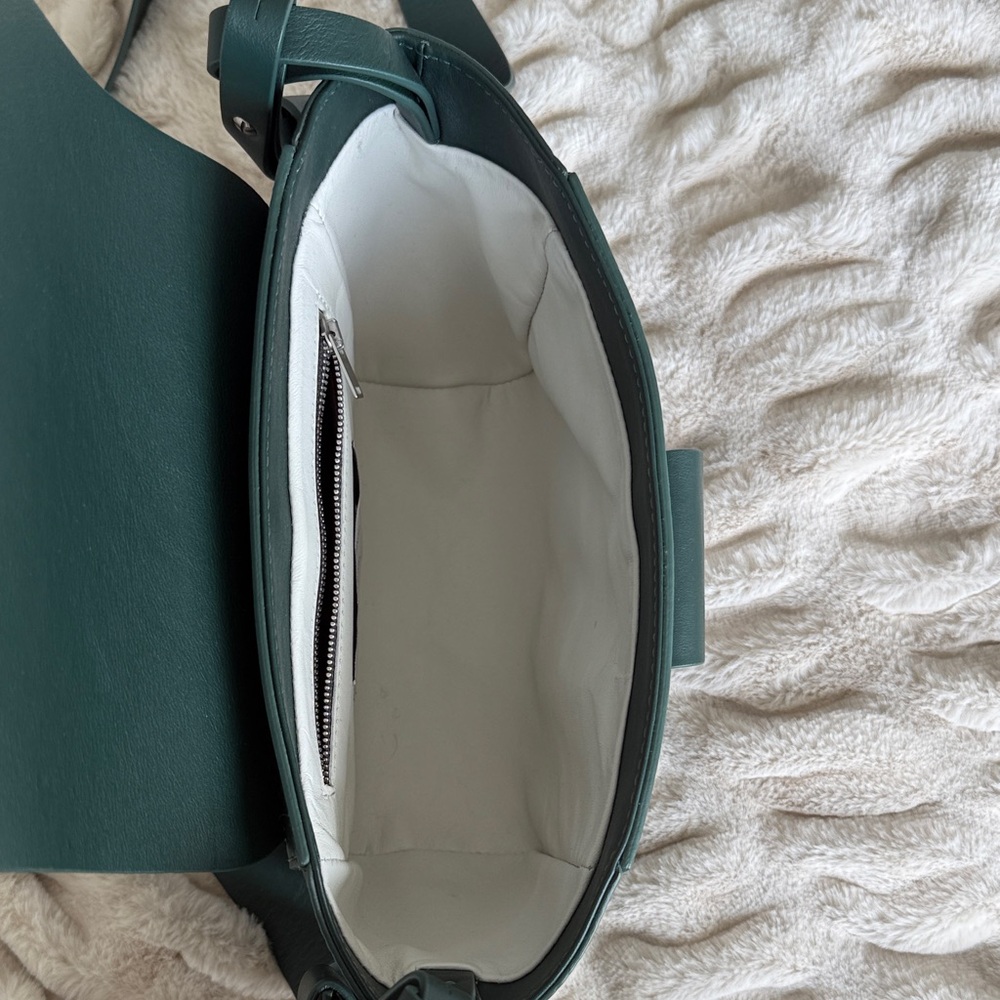 Chic Forest Green Crossbody Bag - Picture 3 of 6